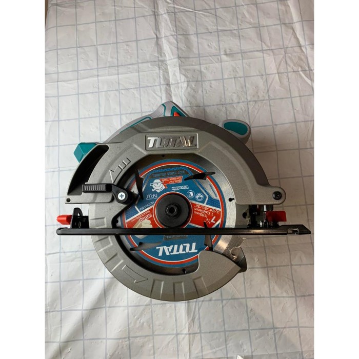 TotalTools - Аккумуляторная циркулярная пила 20В TOTAL TSLI1851 - TSLI1851 - Циркулярная пила